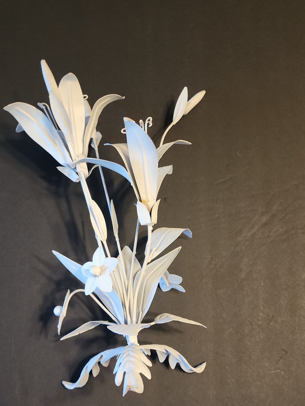 Unique White Metal Floral Bouquet With Leaves For Table /Bookshelf Accent